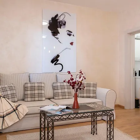 1-bedroom Near Airport *