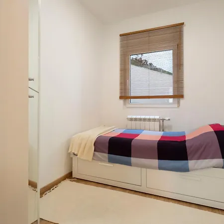 1-bedroom Near Airport *