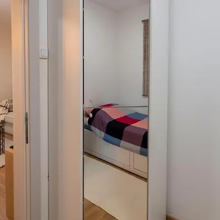 Daire 1-bedroom Near Airport Surčin