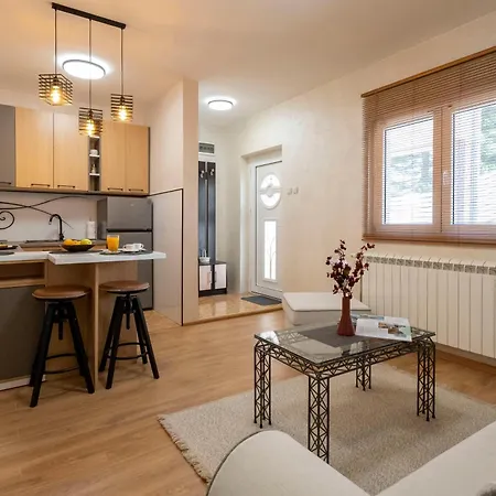 1-bedroom Near Airport *