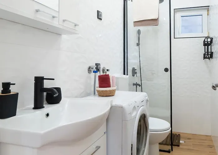 1-bedroom Near Airport