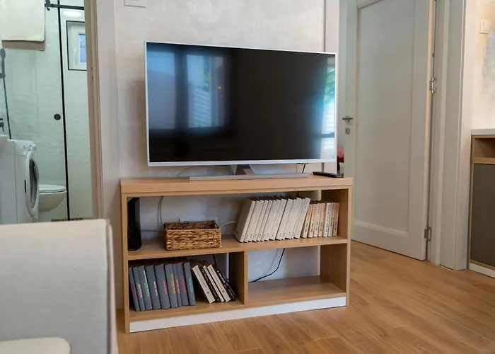 شقة 1-bedroom Near Airport *