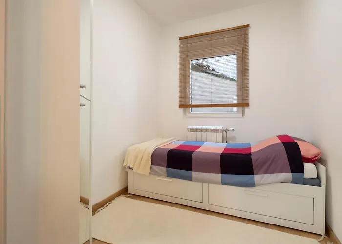 1-bedroom Near Airport *